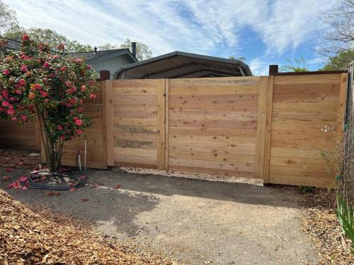 WHITE CEDAR WOOD FENCE AND GATE